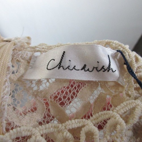 Chicwish Women's Sheer Lace Top in Beige Size Medium - Picture 4 of 9