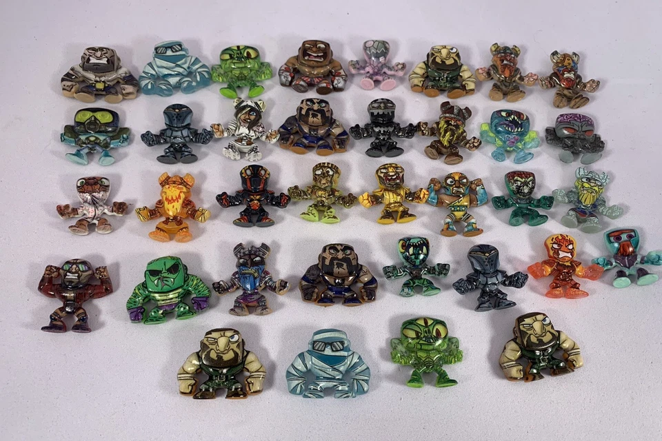 Lote de 36 figuras Spin Master Million Warriors comunes, poco comunes, dobles raros Foto 3 de 3