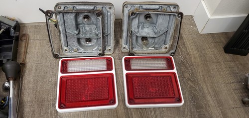 71-84 Chevrolet G-Series Van OE Tail Light Lens & Bucket Assemblies GMC