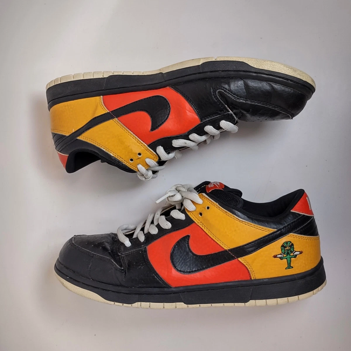 Nike sb black orange sale