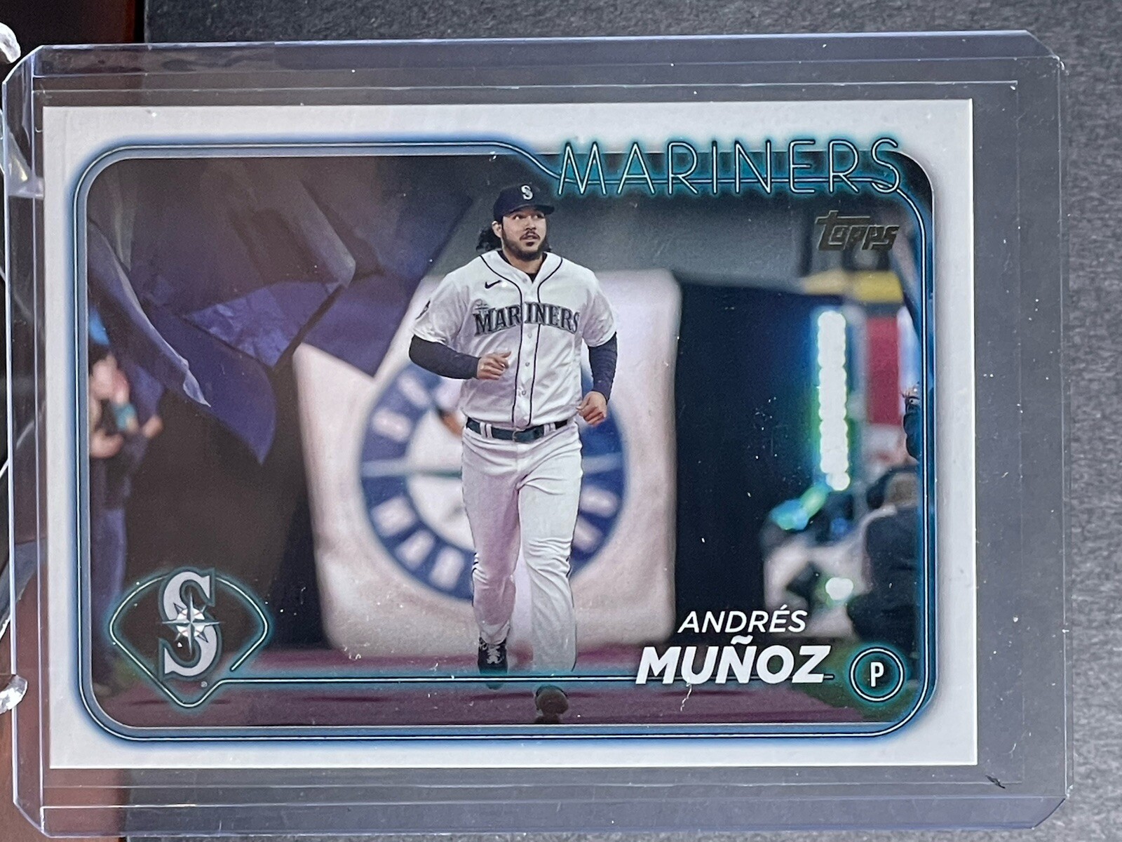 2024 Topps #488 Andres Munoz Golden Mirror Image Variation SSP Seattle Mariners