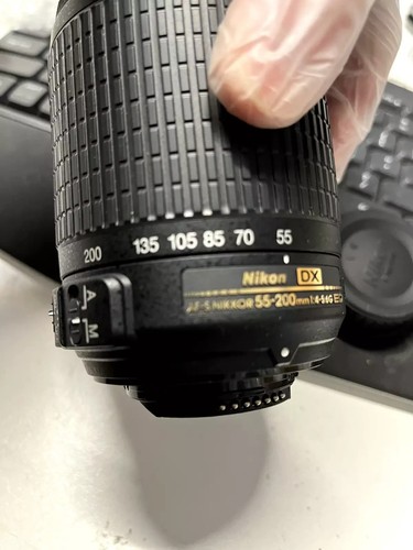 Nikon AF-S DX NIKKOR 55-200mm f/4-5.6G ED Telephoto Zoom Lens - Picture 8 of 10