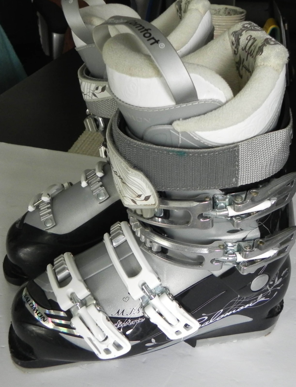 Scarpone da sci donna Salomon Xfitfusion Comfort 24 5 nero argento buone condizioni