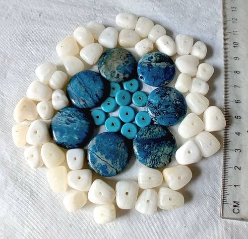 Restposten blau & weiße Steinperlen zur Schmuckherstellung usw. B334