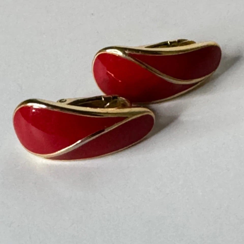 Pendientes de Clip Trifari Corona Vintage Esmalte Rojo Tono Dorado Foto 4 de 4