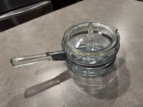 Pyrex Flameware 2 Quart Saucepan with Lid!!