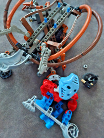 LEGO Bionicle 8595 Takua & Pewku Titans 100% Complete with Box and Instructions