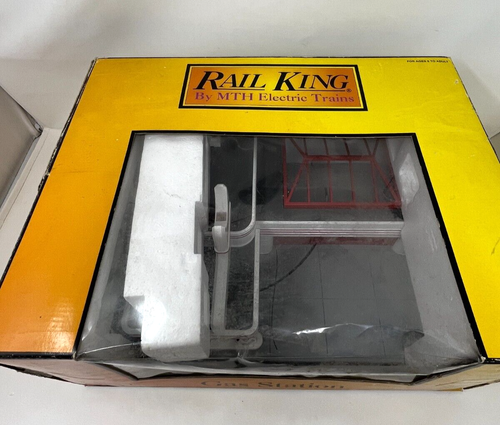 MTH Rail King 30-9106 Esso Operating Gas Station O Gauge - Picture 3 of 13