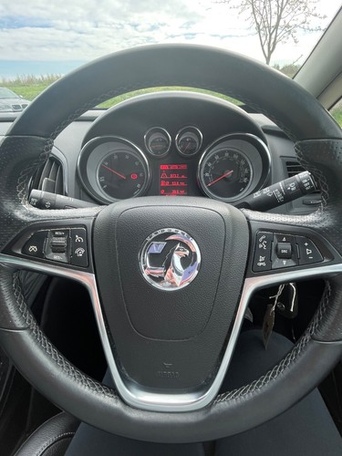 VAUXHALL ASTRA GTC 1.6 CDTi SRi 6 SPD MANUAL FULL LEATHER FSH DRIVES SUPERB - Picture 14 of 18