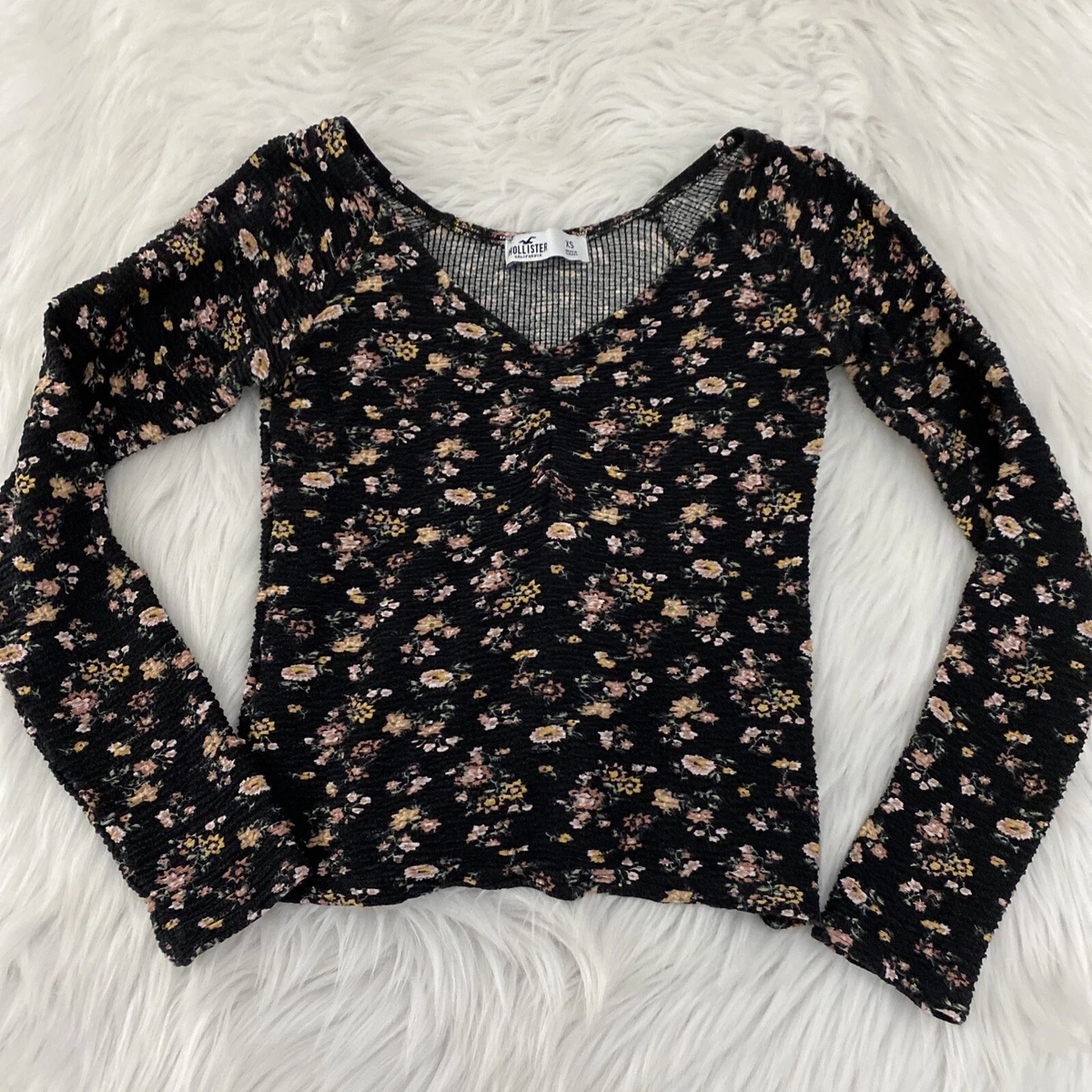 Hollister womens black floral long sleeve crop top size XS stretch