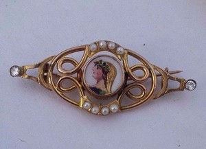 14-K-GOLD-VICTORIAN-SIGNED-LIMOGES-ENAMEL-PORTRAIT-DIAMONDS-amp-SEED-PEARL-ACCENTS