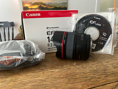 Canon EF 14mm f/2.8L II USM Ultra Wide Angle Lens w/ Box Case LP1016 CD