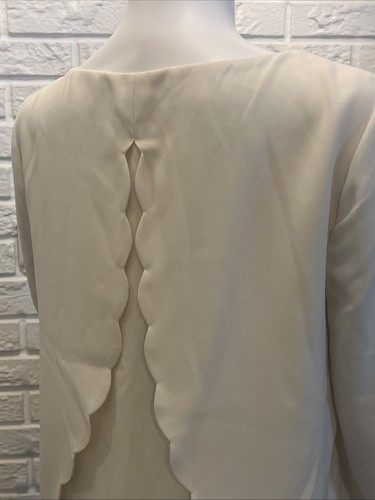 Talbots Petite Cream Scallop Hem Blouse Size M Split Hem Back Elegant Side Zip - Picture 6 of 12