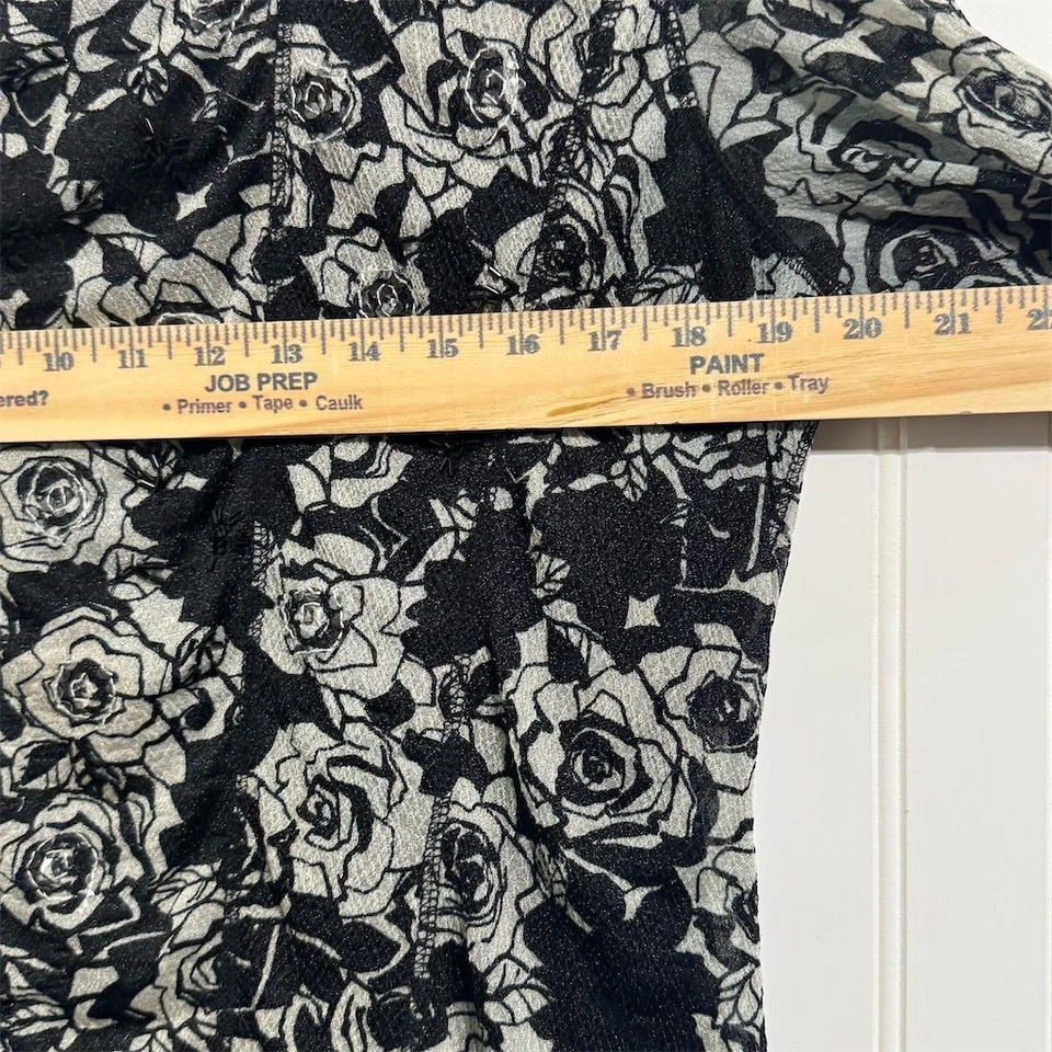 Blusa de malha Vanity Y2K fada grunge L preta floral estilo espartilho costura bainha de alface - Imagem 4 de 4