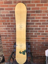 BURTON CHARGER SNOWBOARD SIZE 148CM