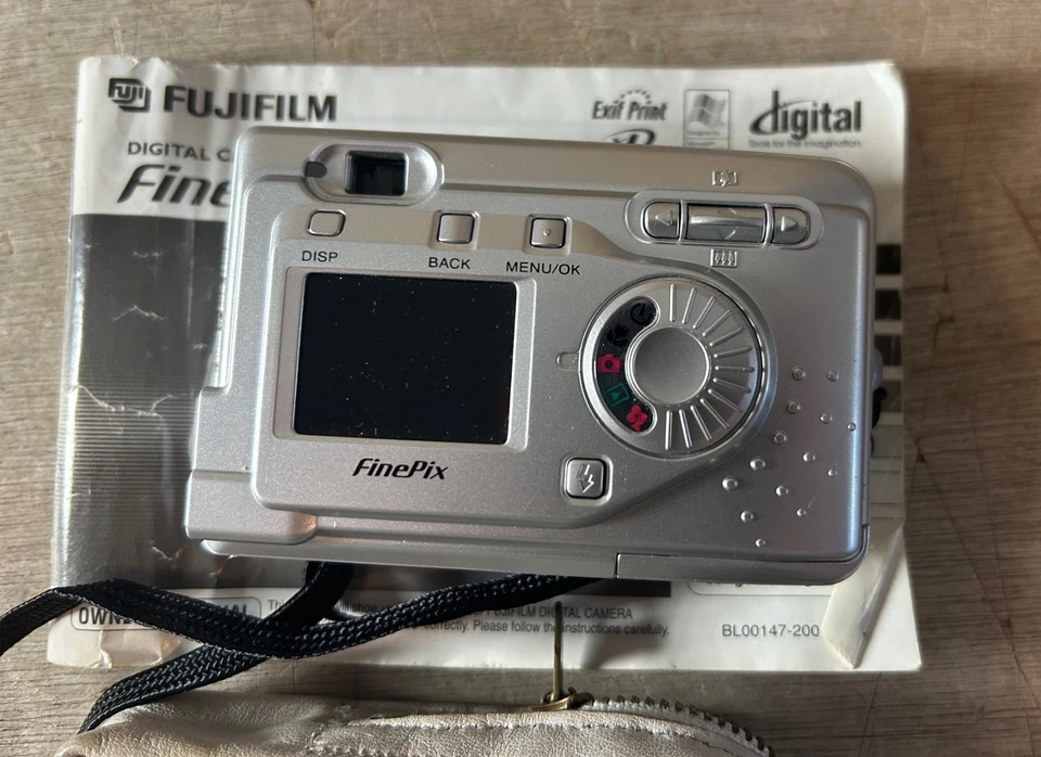 Fujifilm FinePix A303 Digital Camera - Untested - Image 2 of 4