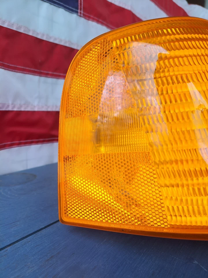 1984 AUDI 100 5000 HEAD LIGHT RIGHT HAND PASSENGER HELLA 1EJ004909-10 NOS BIN29 Foto 3 de 4