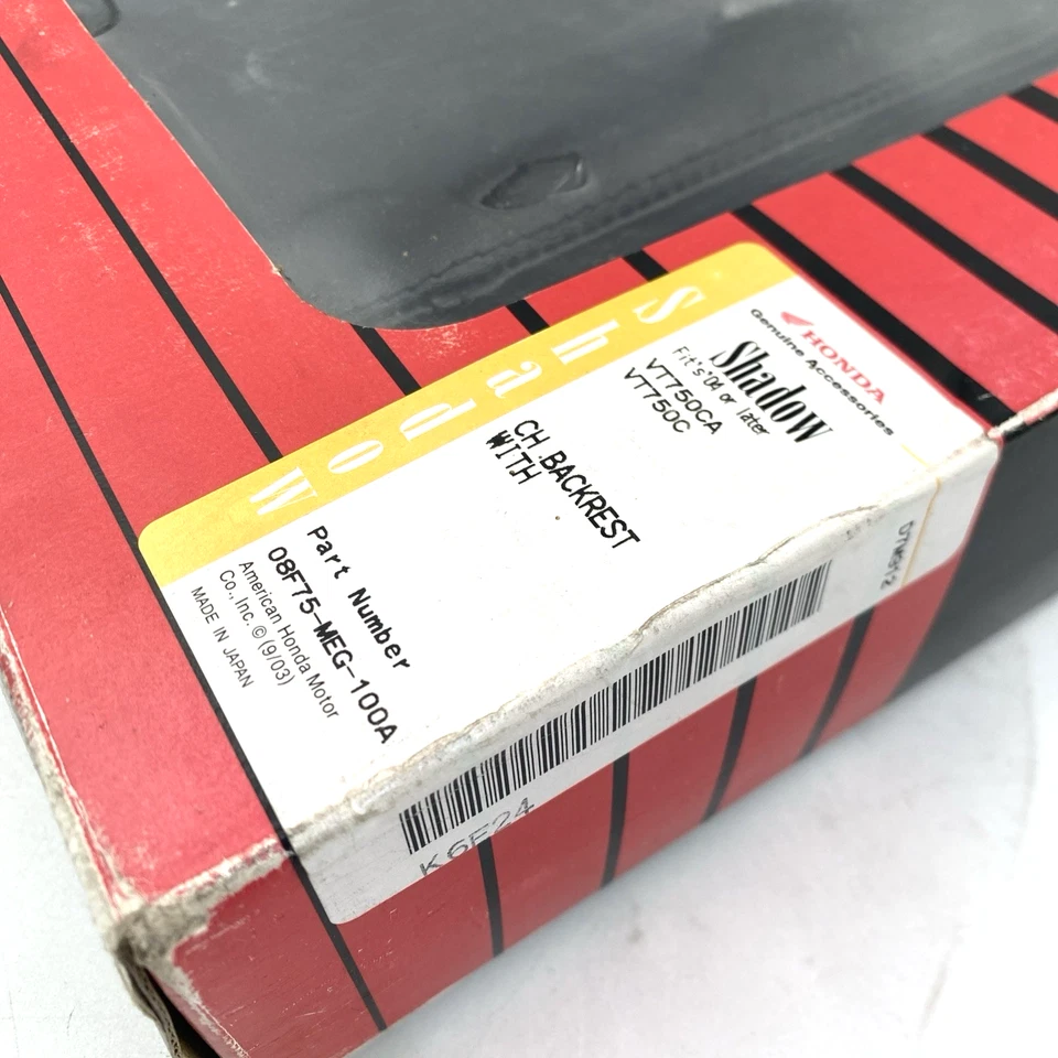 Respaldo y almohadilla de barra cromada Sissy 04-24 Shadow VT750 750C fabricante de equipos originales Honda 08F75-MEG-100A Foto 2 de 4