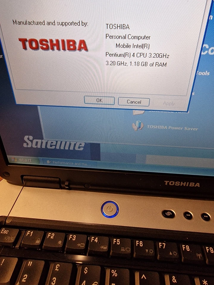 Toshiba Equium A60 Laptop 15" Pentium 4 3.20GHz 60gb Hdd 1gb Ram Power On Tested - Image 4 of 4