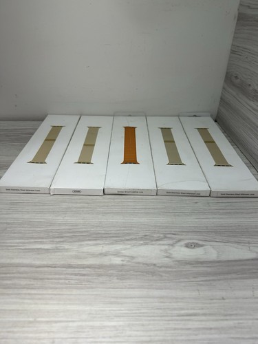 (4) Apple WatchBand Stainless Steel - Gold Milanese Loop & Apple Leather Link - Afbeelding 2 van 5