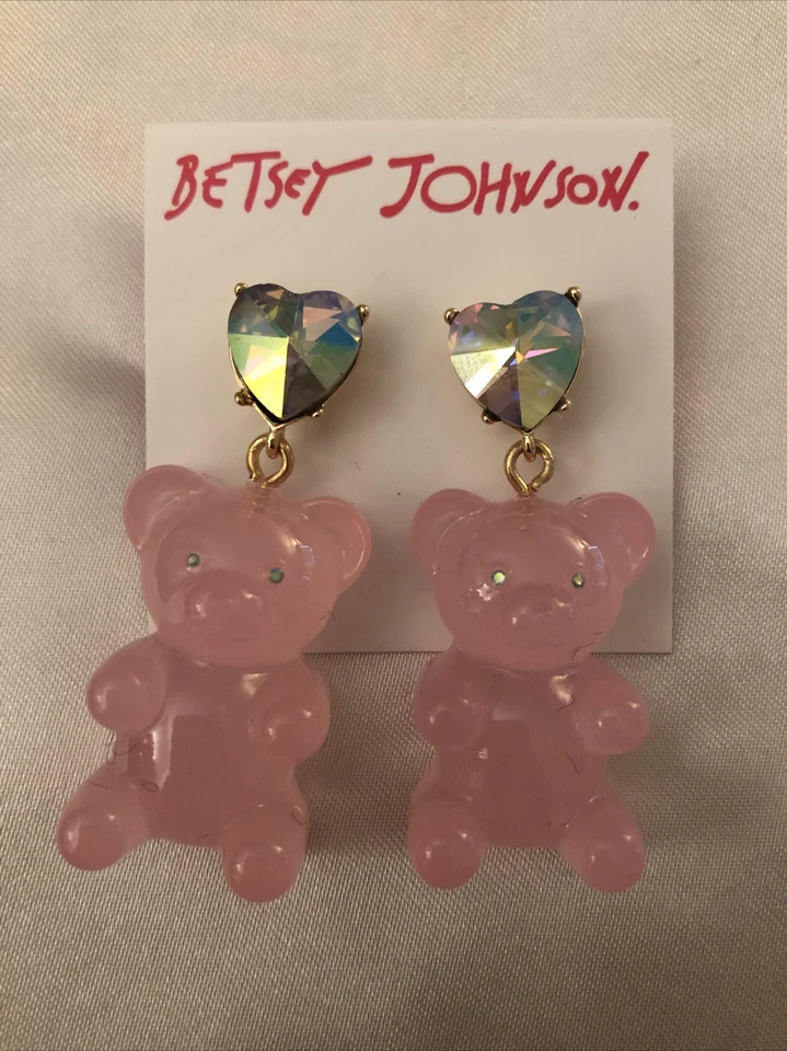 Pendientes colgantes Betsey Johnson de resina rosa oso de goma corazones de cristal nuevos con etiquetas Foto 2 de 4