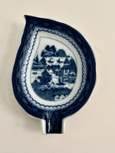Mottahedeh CANTON BLUE Vista Alegre HC 115 6 ½” Small Leaf Dish EC