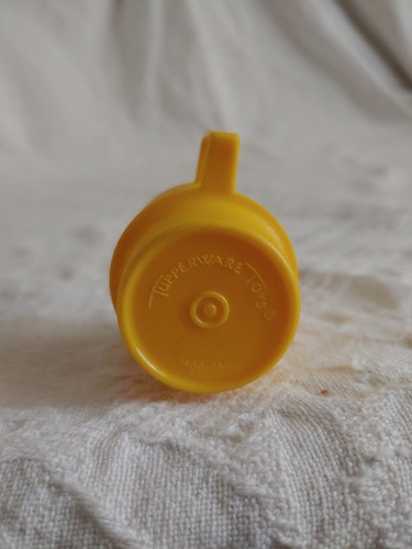 Vtg Tupperware Tuppertoys Yellow Toy Mug 1400-25 - Picture 6 of 6