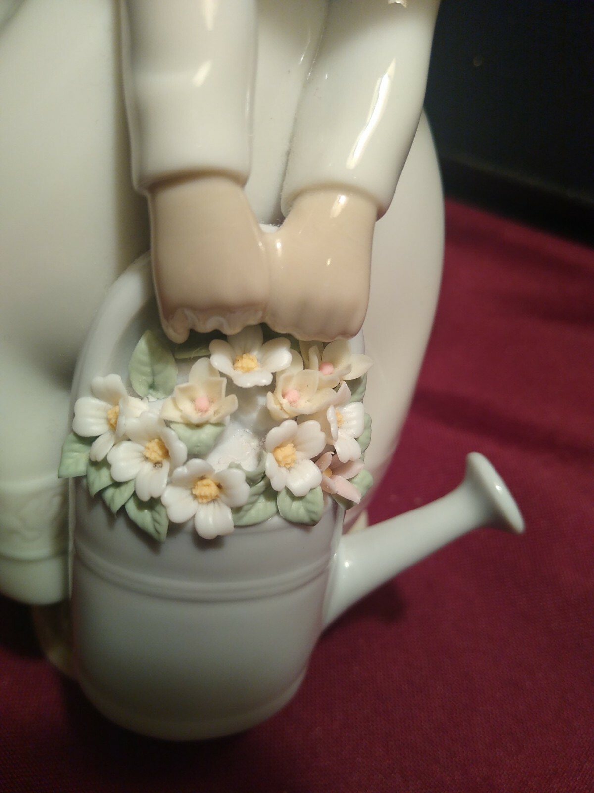 Lladro Springtime Fun Retired. #6876 -2 Missing a few flowers. Klasyczne popularne, tanie