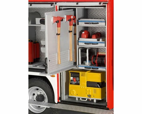 MAN TGM / Schlingmann HLF 20 Varus 4x4 1:24 REV07452 - revell modellismo - Immagine 2 di 4