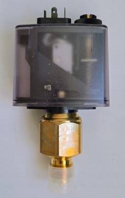 Sauter DSB138F001 Pressure Switch 0-1.5 bar Steam Water Air Pressostat Limiter