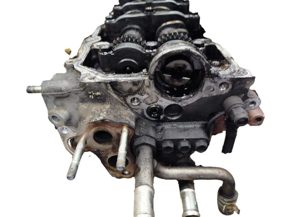 Toyota Corolla Verso E121 2002 Diesel 66kW Engine cylinder head ESH5997 - Image 3 of 4