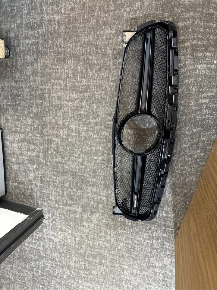 MERCEDES BENZ CLA 45 PARRILLA 2017 2018 2019 AMG A1178880600 OEM Foto 3 de 4