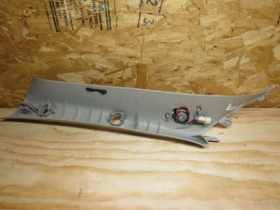 GMC Yukon Sierra Silverado Tahoe 2007-14 pasajero derecho panel de ajuste de un pilar Foto 4 de 4