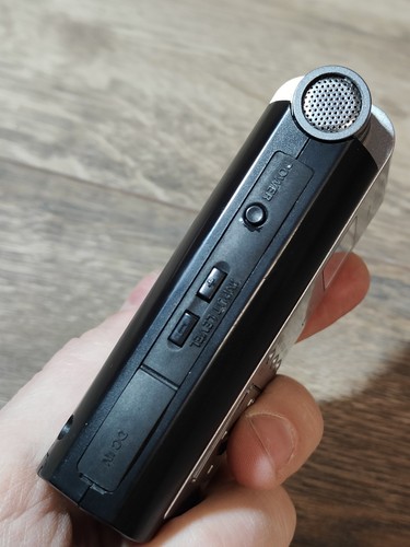 EDIROL by ROLAND R-09 24-bit 96kHz WAVE/MP3 RECORDER - Picture 8 of 12