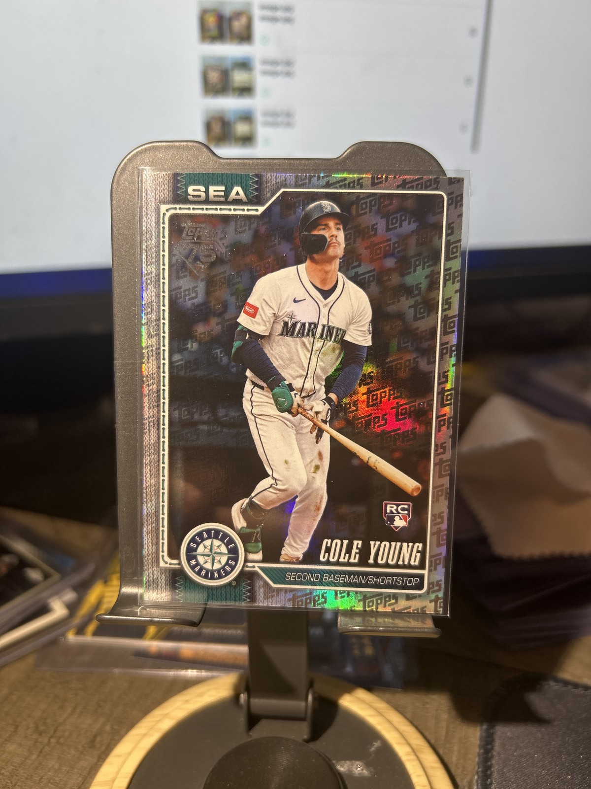 2026 Topps #129 Cole Young Topps Foil Pattern