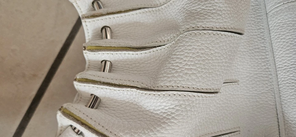 Cats Madrid Purse Genuine Leather Made In Spain Handbag White Pleated Design - Image 4 of 4