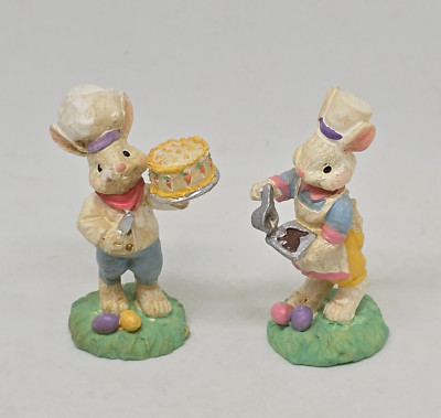 COTTONTAIL LANE Bunny Rabbit Bakers Bake Cake EASTER Collectable Figure Midwest