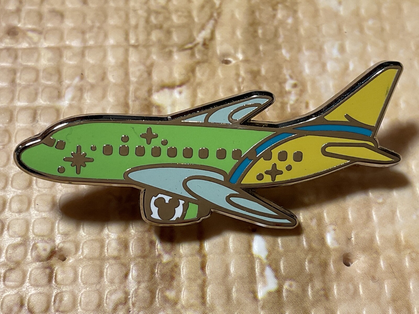 Disney Parks Character Planes Tinkerbell  Hidden Mickey Cast Trading Pin