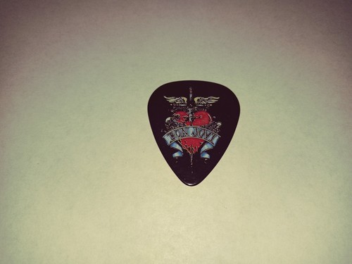 BON JOVI BAND Heart Logo John's JBJ RaRe Older Concert Tour Stage GUITAR PICK