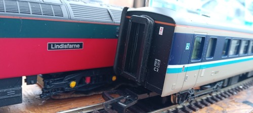 Hornby 00 Gauge Class 155 Provincial Super Sprinter DCC Fitted - Picture 9 of 24