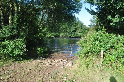 Foto 6x4 Tiverton: River Exe & Gate Tiverton \/SS9512 A Tor welches austritt c2010