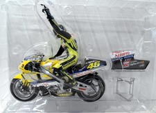 Minichamps 1/12 Scale Diecast - 122 006196 Honda NSR 500 Valentino Rossi 2000