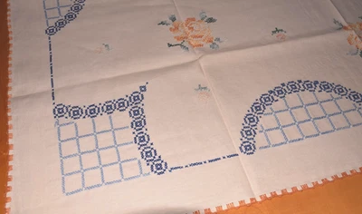 Altes Leinen Tischdecke Tafeltuch handbestickt Stickerei 120 x 145 cm (14555) - Bild 1 von 4