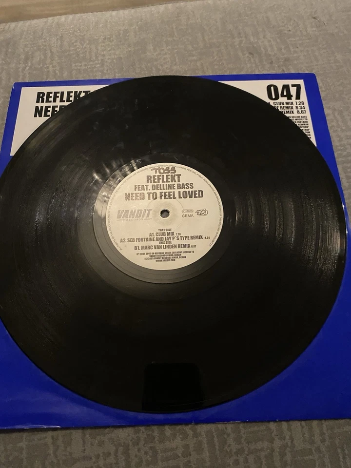 Vinyl - Image 4 of 4