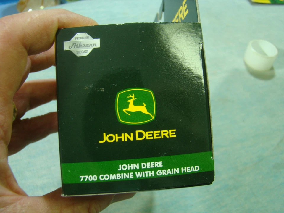 Athearn John Deere 7700 Combine with Grain Head Die Cast 1:87 HO Scale NIB - Image 4 of 4