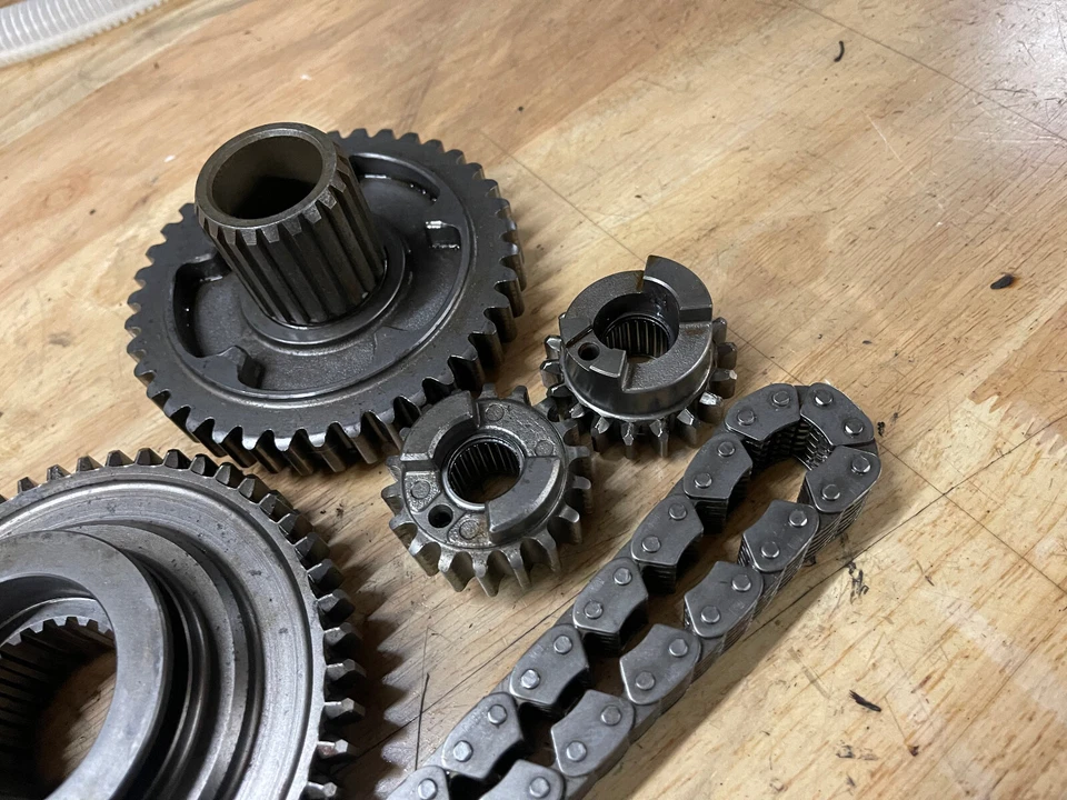 Piñón de cadena de marcha atrás Yamaha FX Nytro RTX MTX XTX 08 09 10 11 12 13 14 Foto 3 de 4