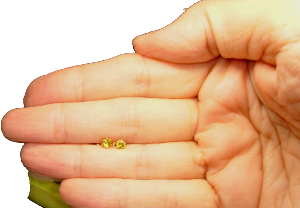 BRINCOS EXTRAVAGANTES DE DIAMANTE AMARELO 3 MM FOLHEADOS A OURO COM MAIS DE 0,925 PRATA - Imagem 2 de 4