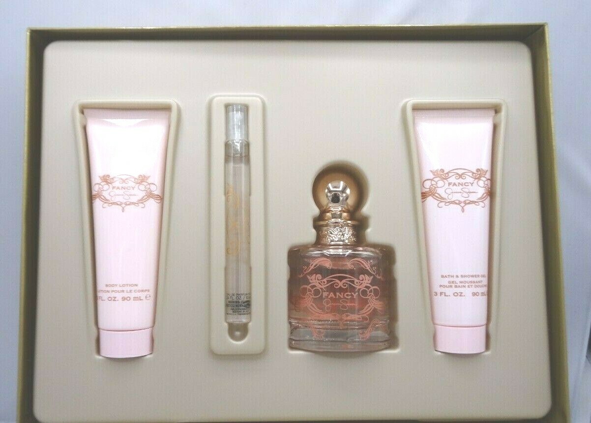 4 Fancy by Jessica Simpson EDP Spray 34 9890₽