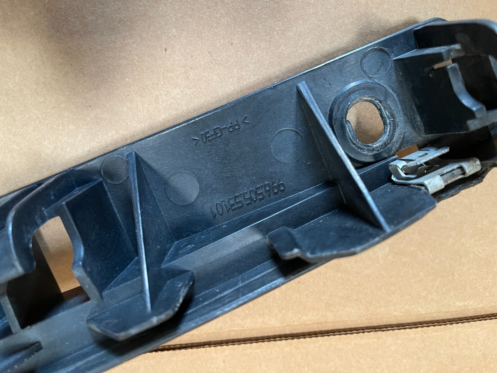 Porsche 911 GT3 1998-2004 Bumper bracket