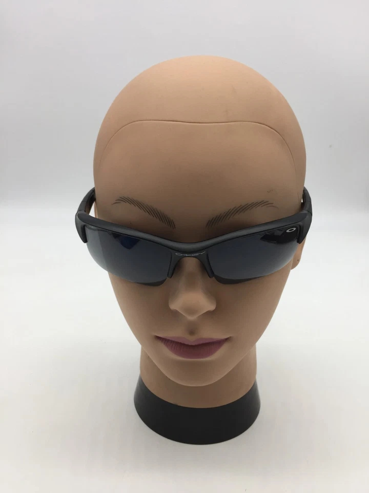 Gafas de sol Oakley de diseño con montura negra mate 60-20-135 lentes grises Foto 2 de 4